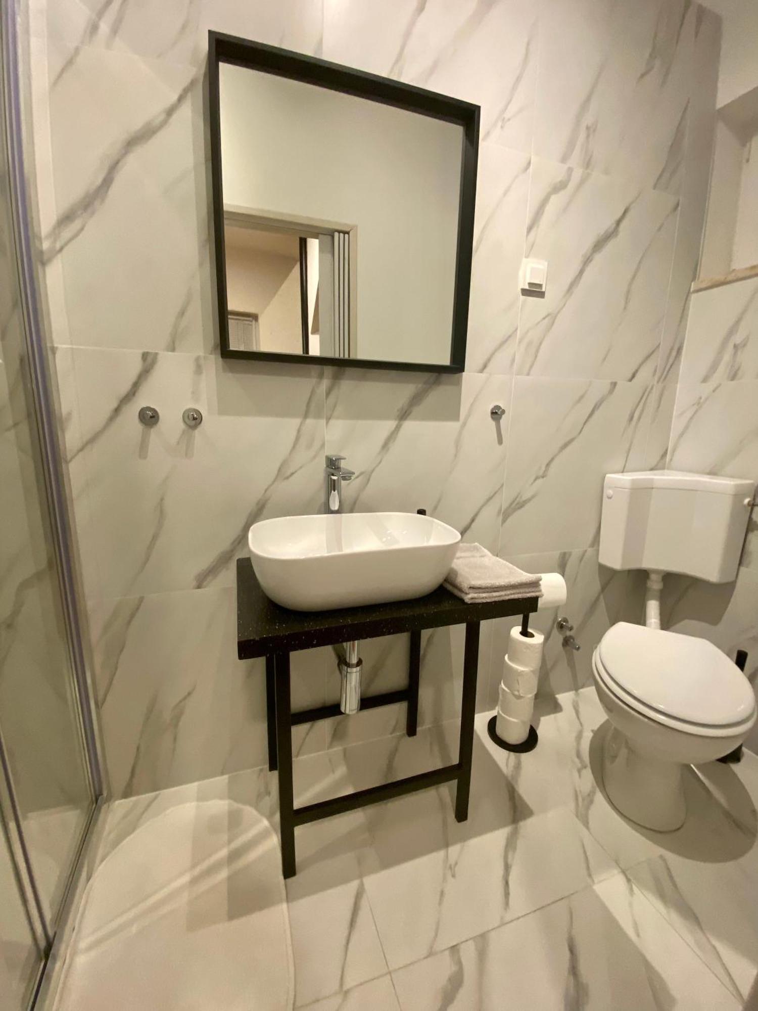 Apartments Down Town سينج المظهر الخارجي الصورة